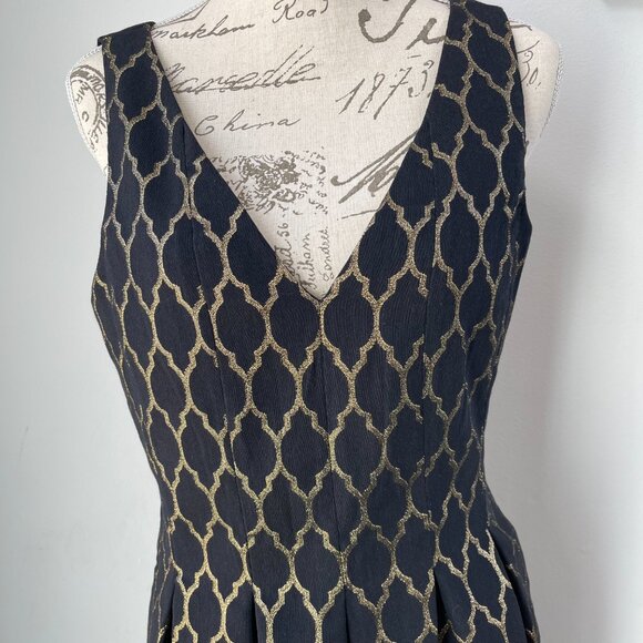 New Vince Camuto Black and Gold dress V neckline size 12 - Picture 2 of 9